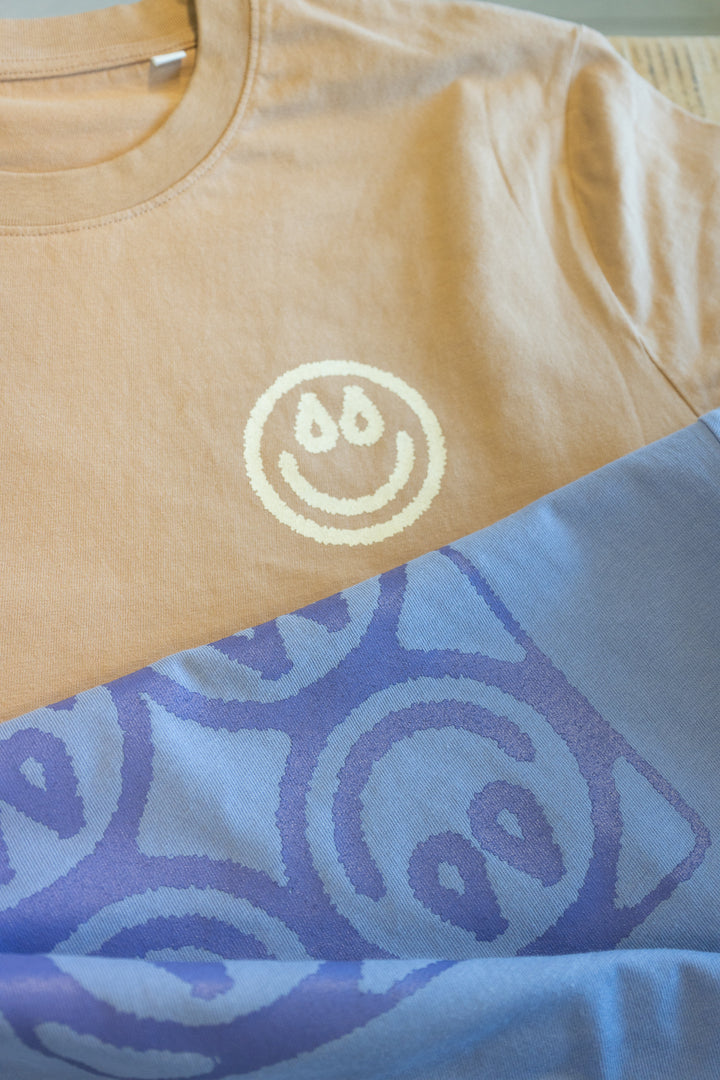 Smiley Fairtrade T-shirt Better Together Latte and Lavender Screen print Playground Coffee Coffee roastery Hamburg St. Pauli 